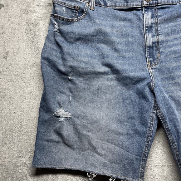 Men's True Nation Athletic Fit Y2k Bermuda Blue Jean Shorts Sz 50 Distressed - Picture 4 of 8